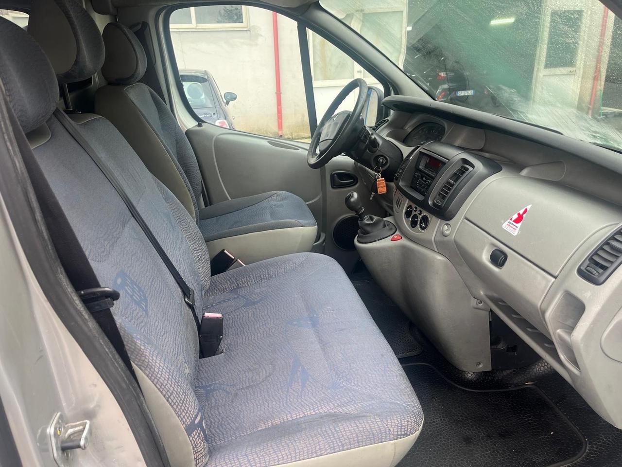 Renault trafic cargo 1.9 dci-cv 100 -2004