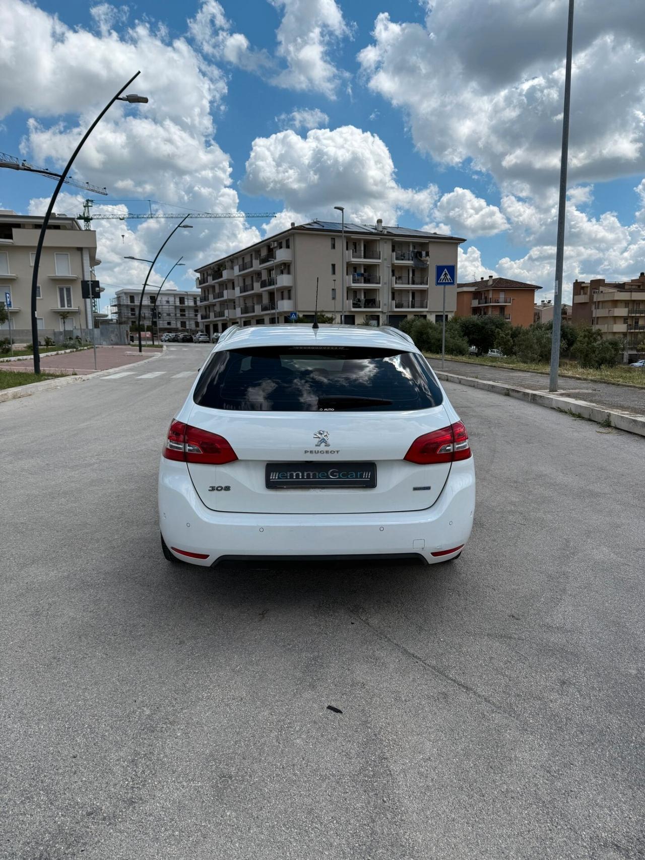 Peugeot 308 BlueHDi 120 S&S SW Allure