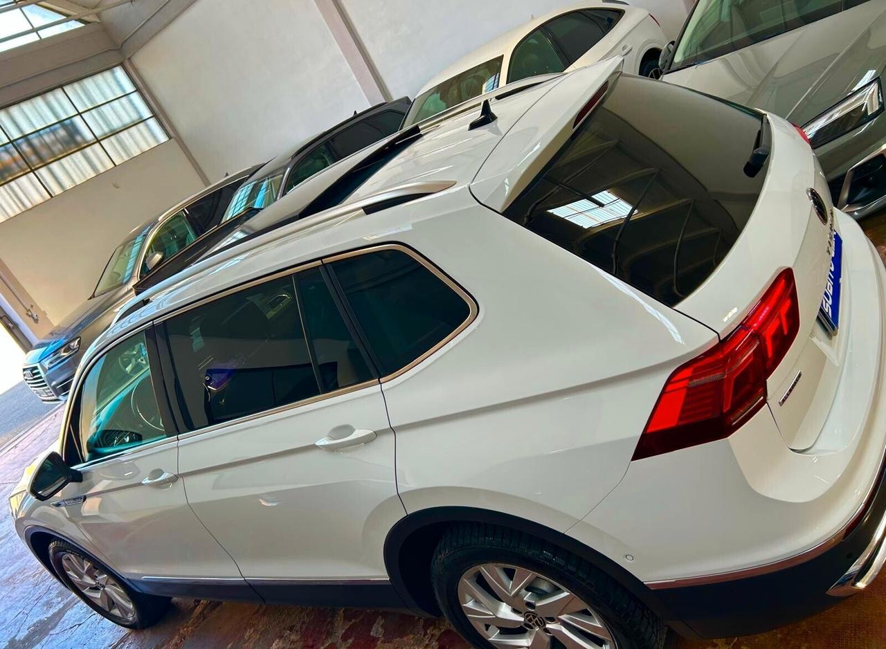 Volkswagen Tiguan 2.0 TDI 150cv SCR DSG TETTO PANORAMICO