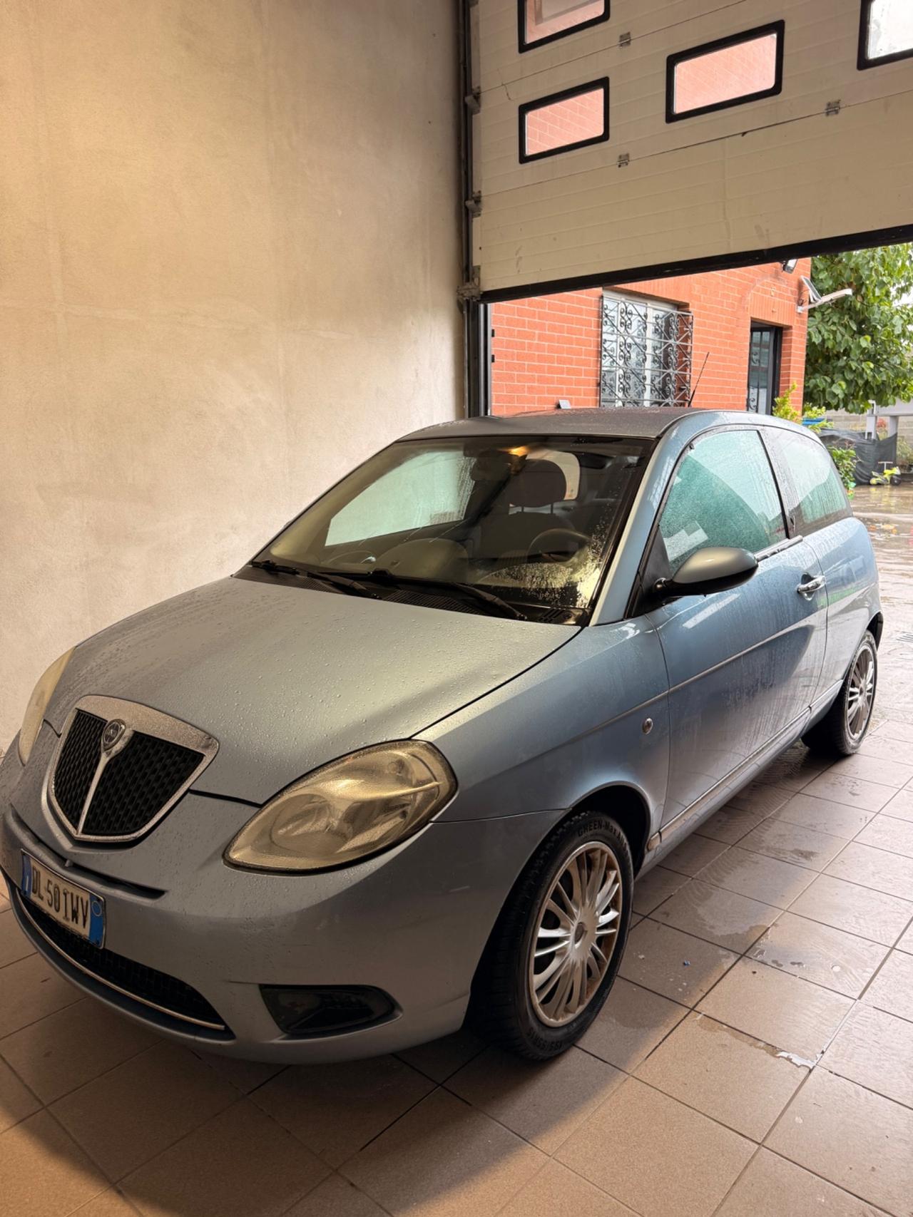 Lancia Ypsilon 1.4 Argento