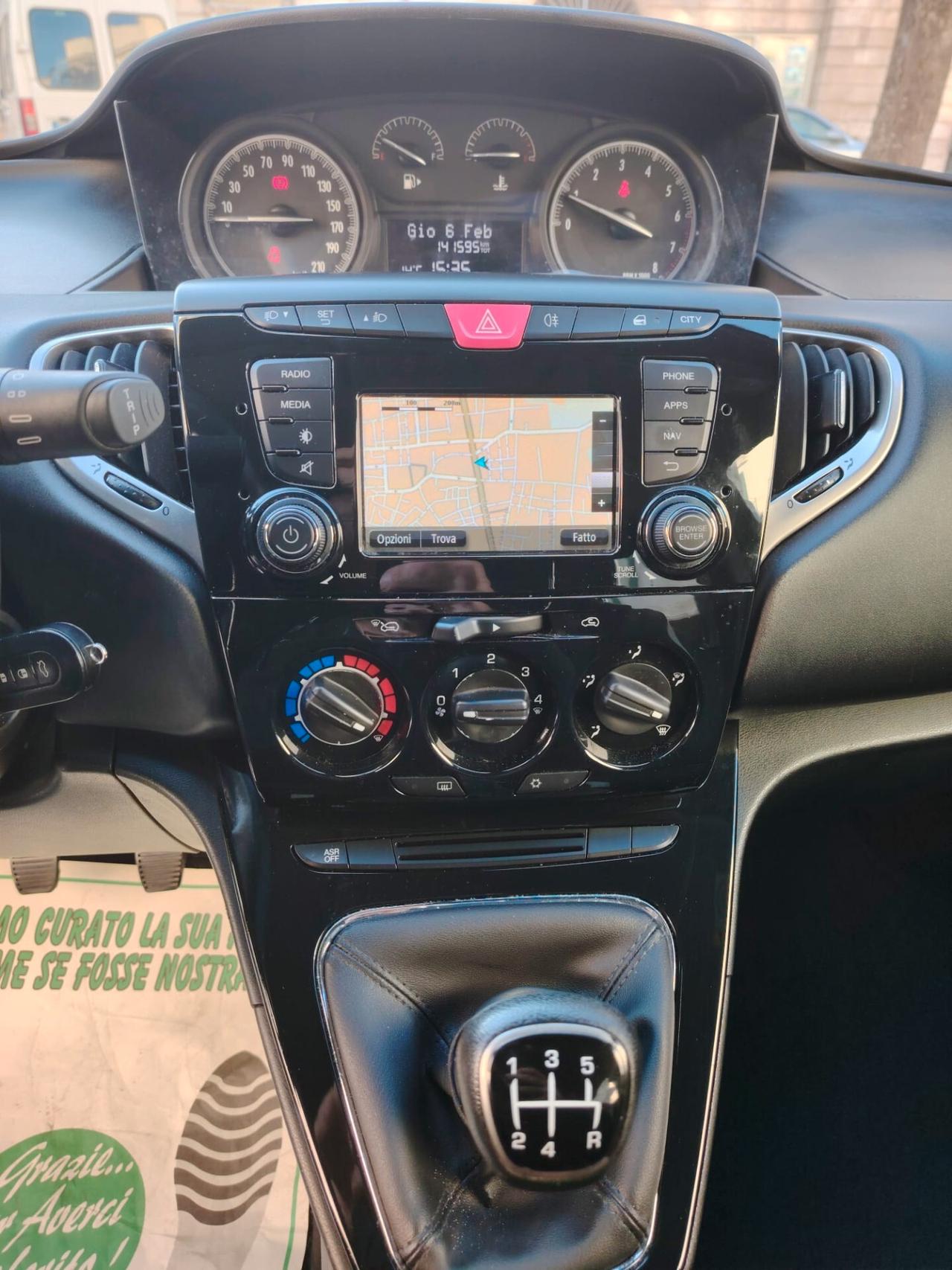 Lancia Ypsilon 1.2 69 CV 5 porte Gold