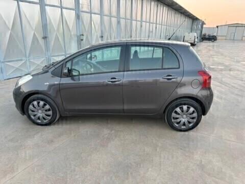 Toyota Yaris 1.3 5 porte Navi