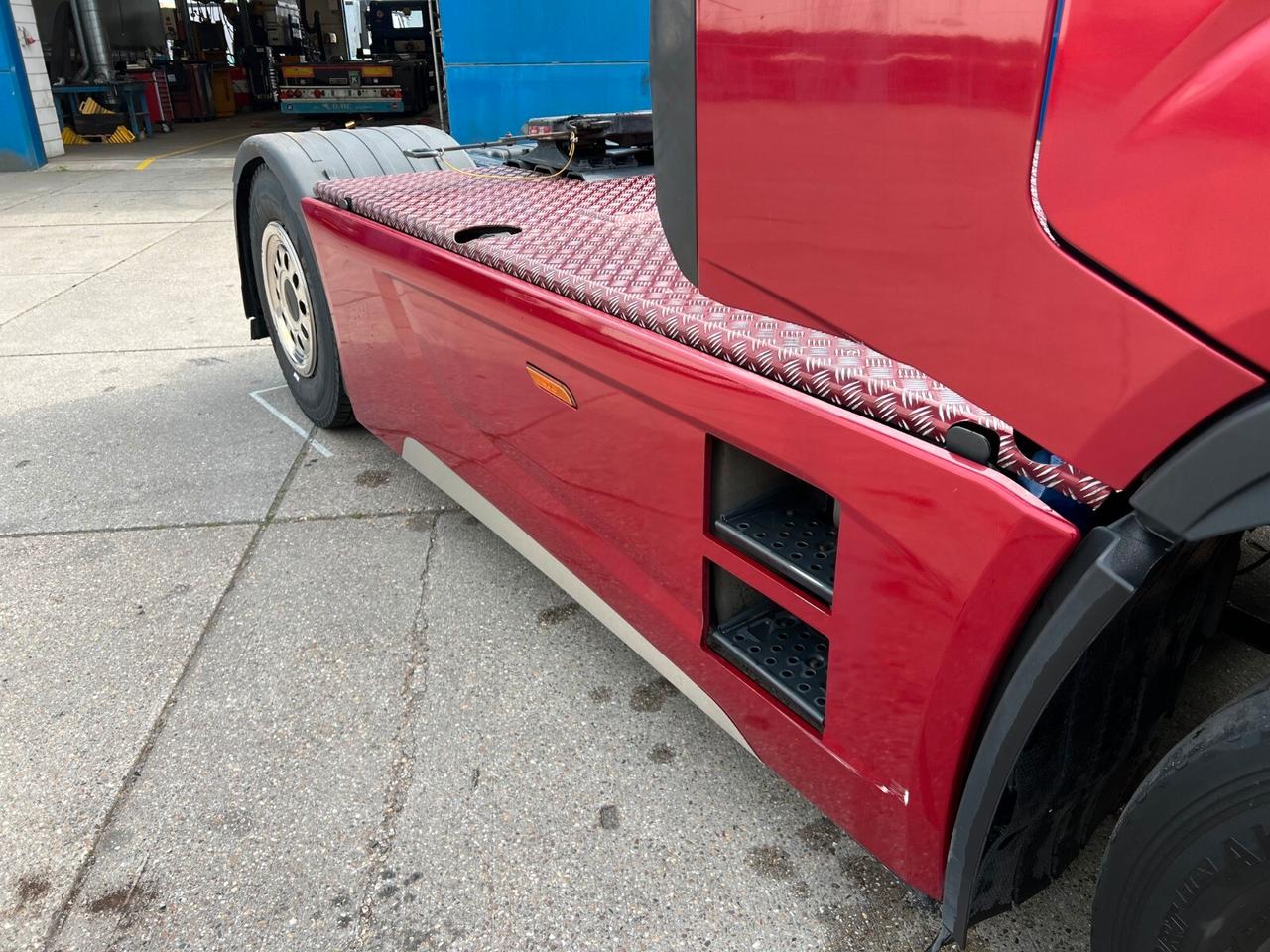 IVECO AS440 S-WAY 570 (C10)