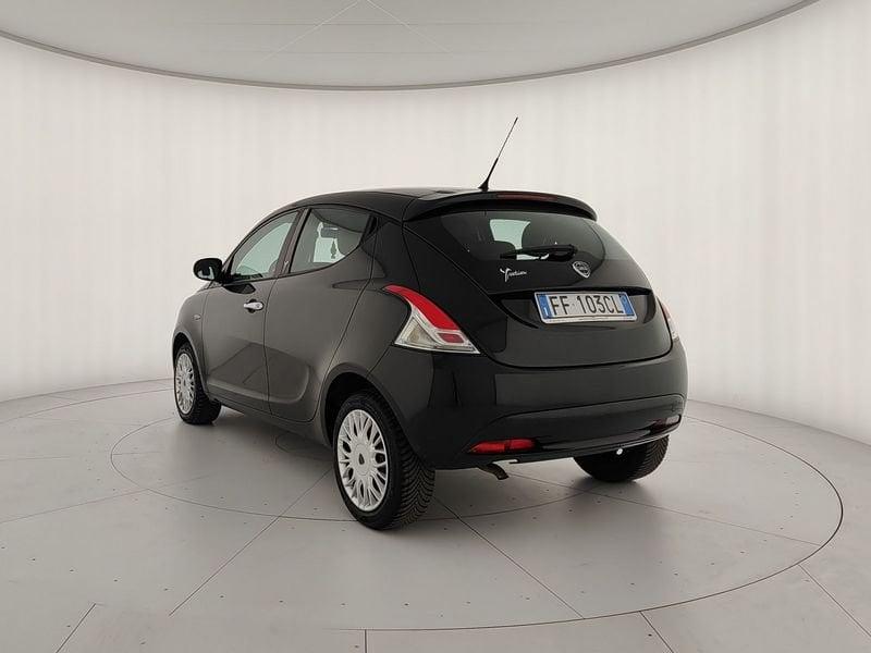 Lancia Ypsilon 1.2 69 CV 5 porte Silver - OK PER NEOPATENTATI