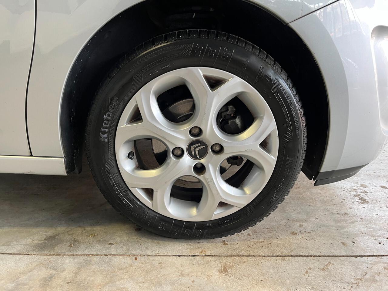 Citroen C3 1.4cc VTi 95cv -SOLO 66.000KM - EXCLUSIVE