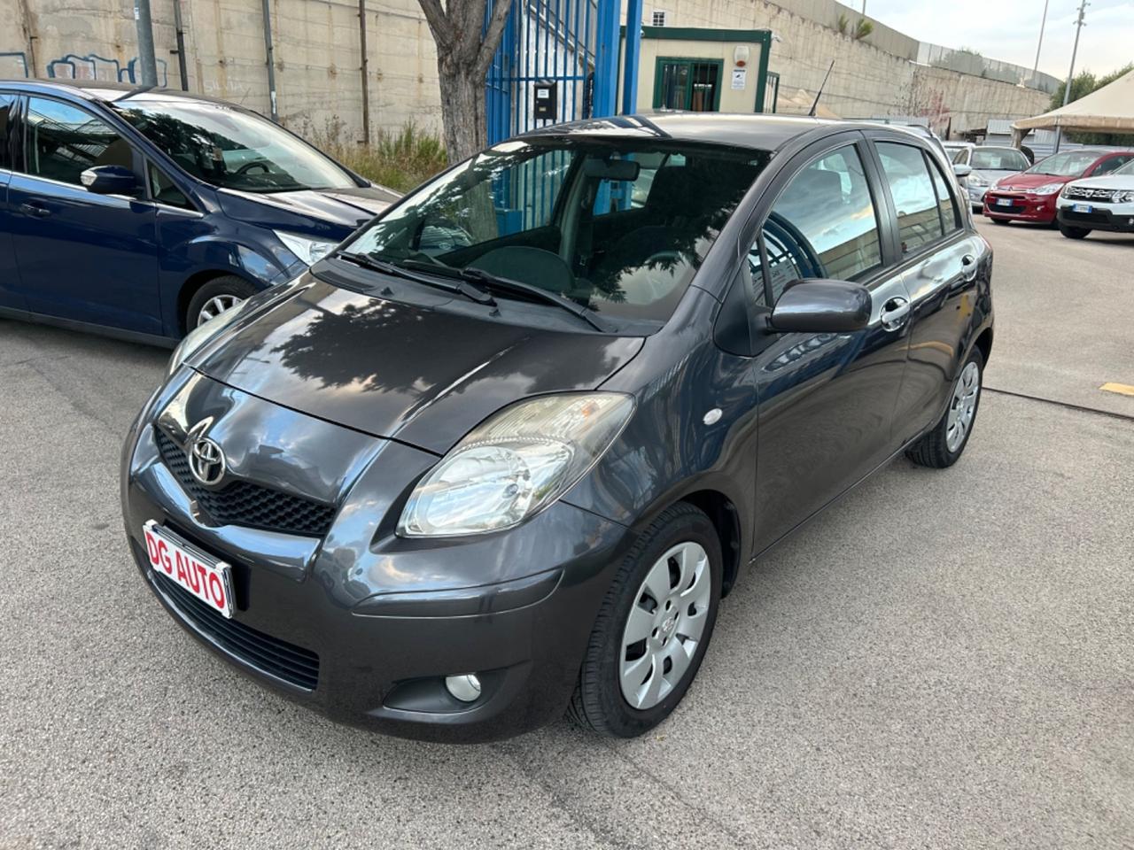 Toyota Yaris 1.4 diesel 90 cavalli 2011 automatica