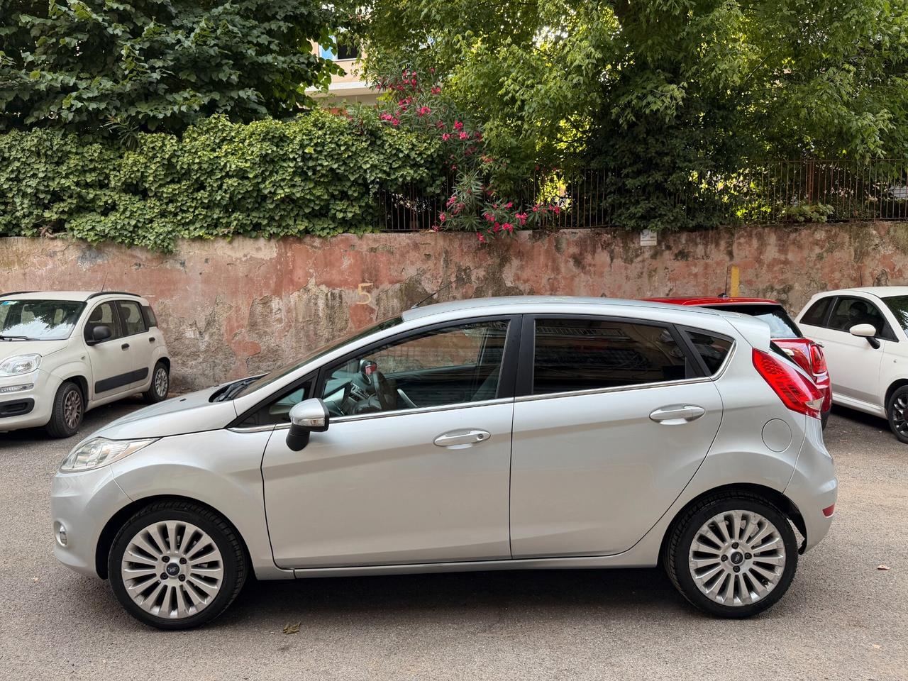 Ford Fiesta 1.2 82CV - DISTRIBUZIONE FATTA