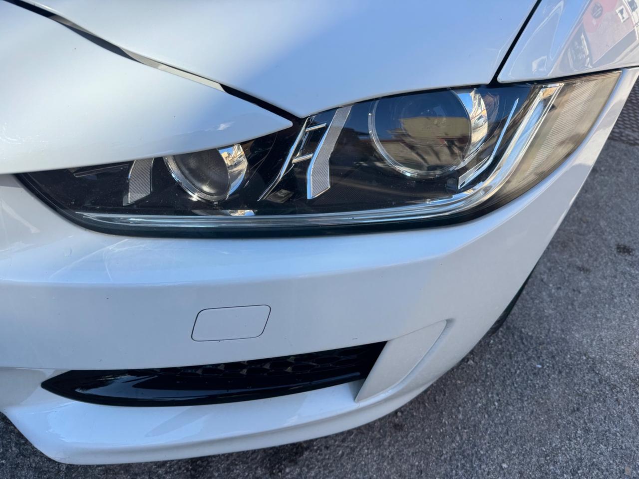 Jaguar XE 2.0 D 180 CV Landmark Edition