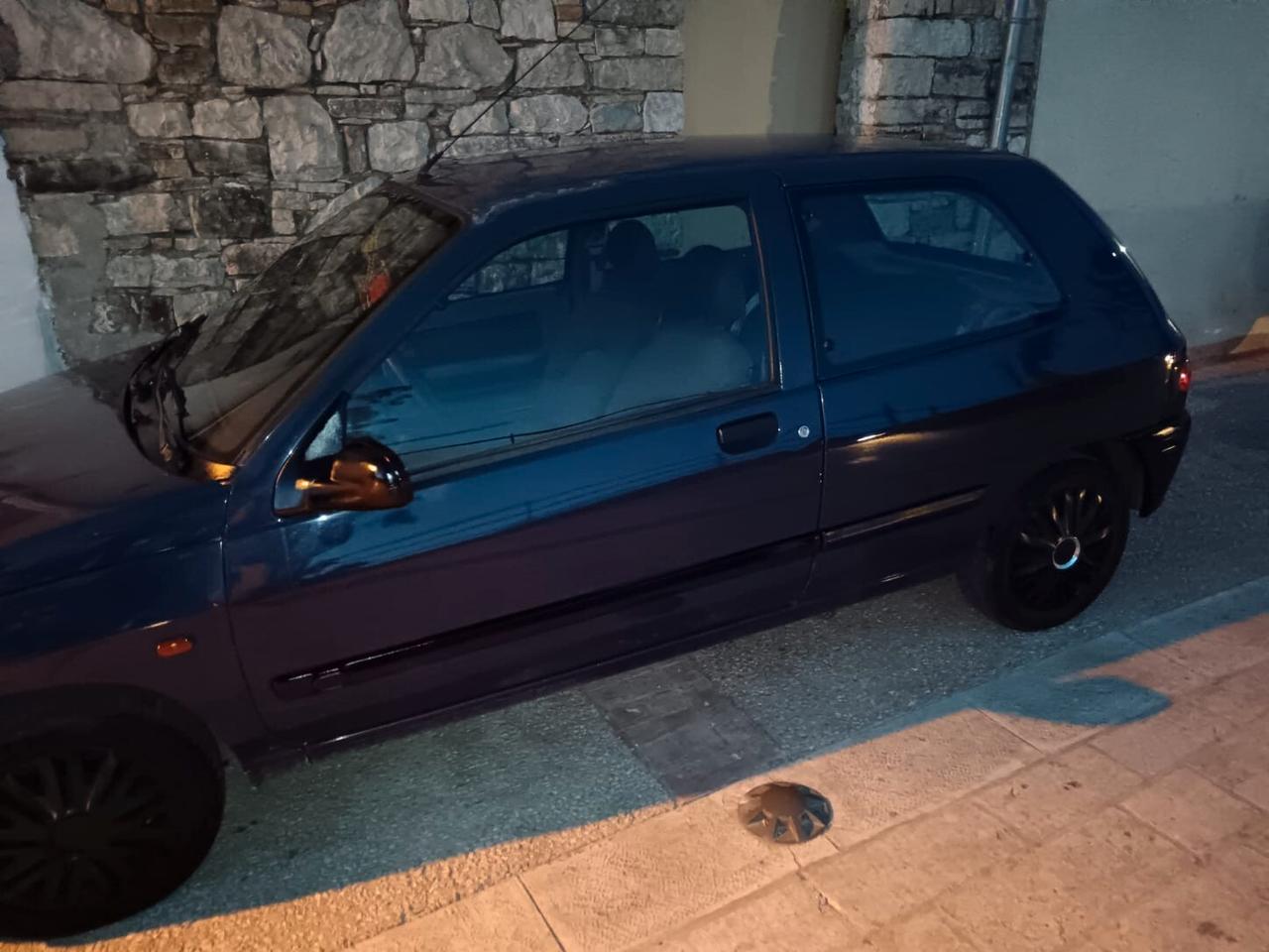 Renault Clio 1.2i cat 3 porte RL