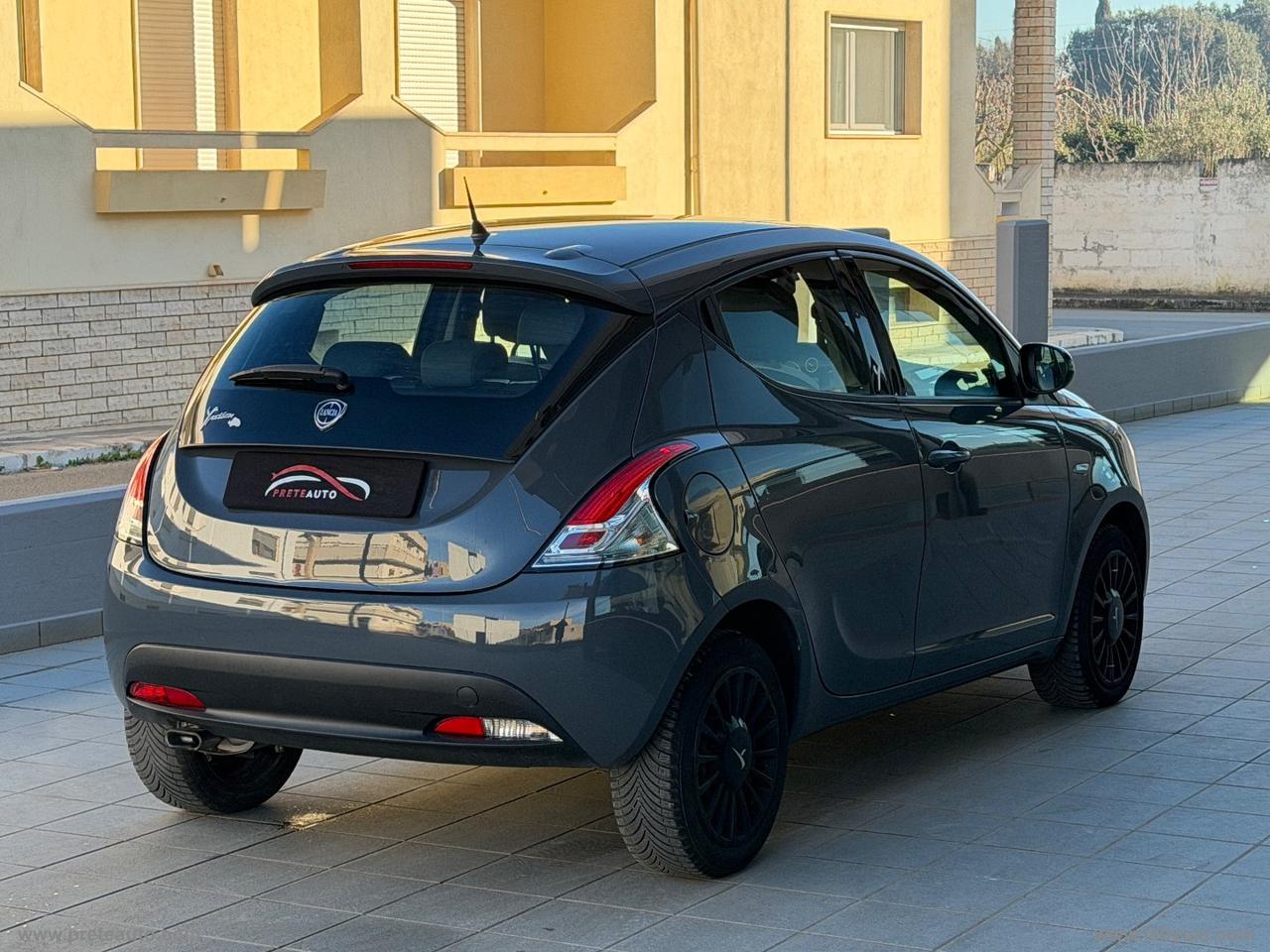 LANCIA Ypsilon 1.2 69 CV 5p. Silver