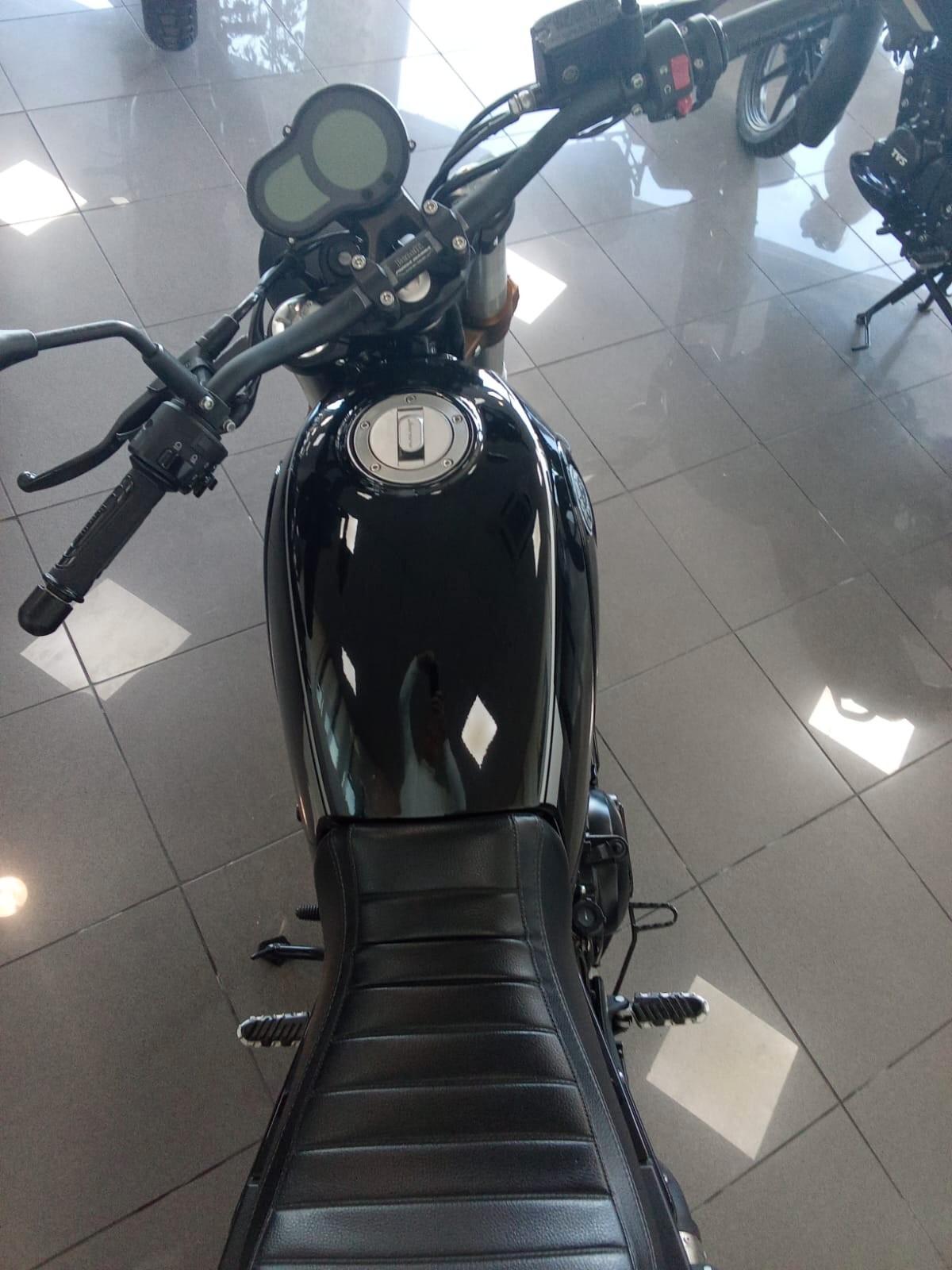 Benelli Leoncino 500 TRAIL