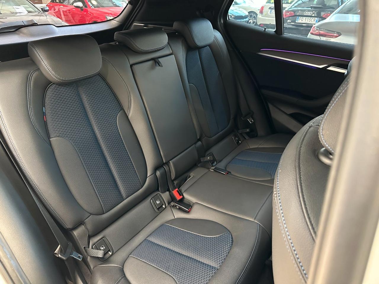 BMW X2 xdrive18d Msport auto-LED-19"-Camera-Carplay