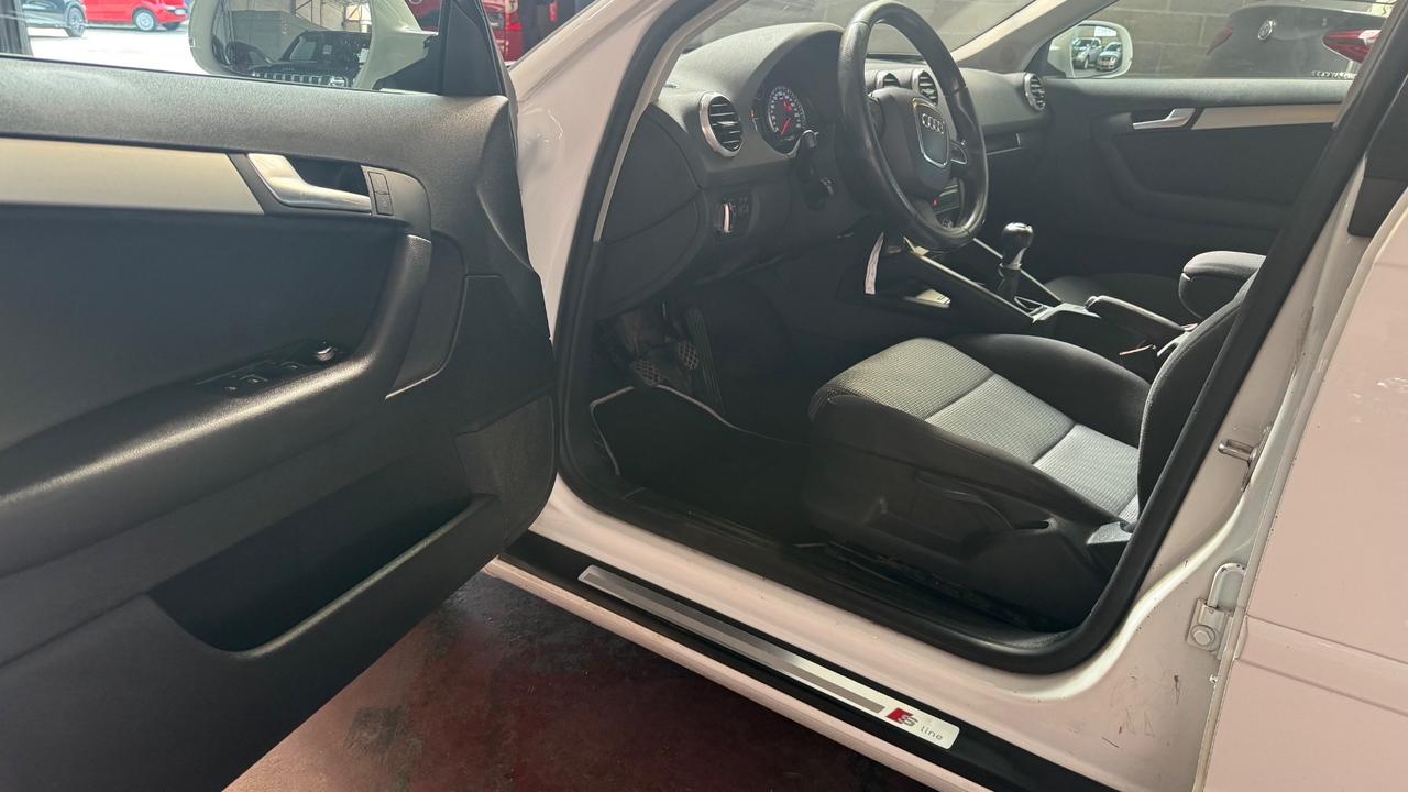 Audi A3 SPB 1.6 TDI 105 CV CR Ambition
