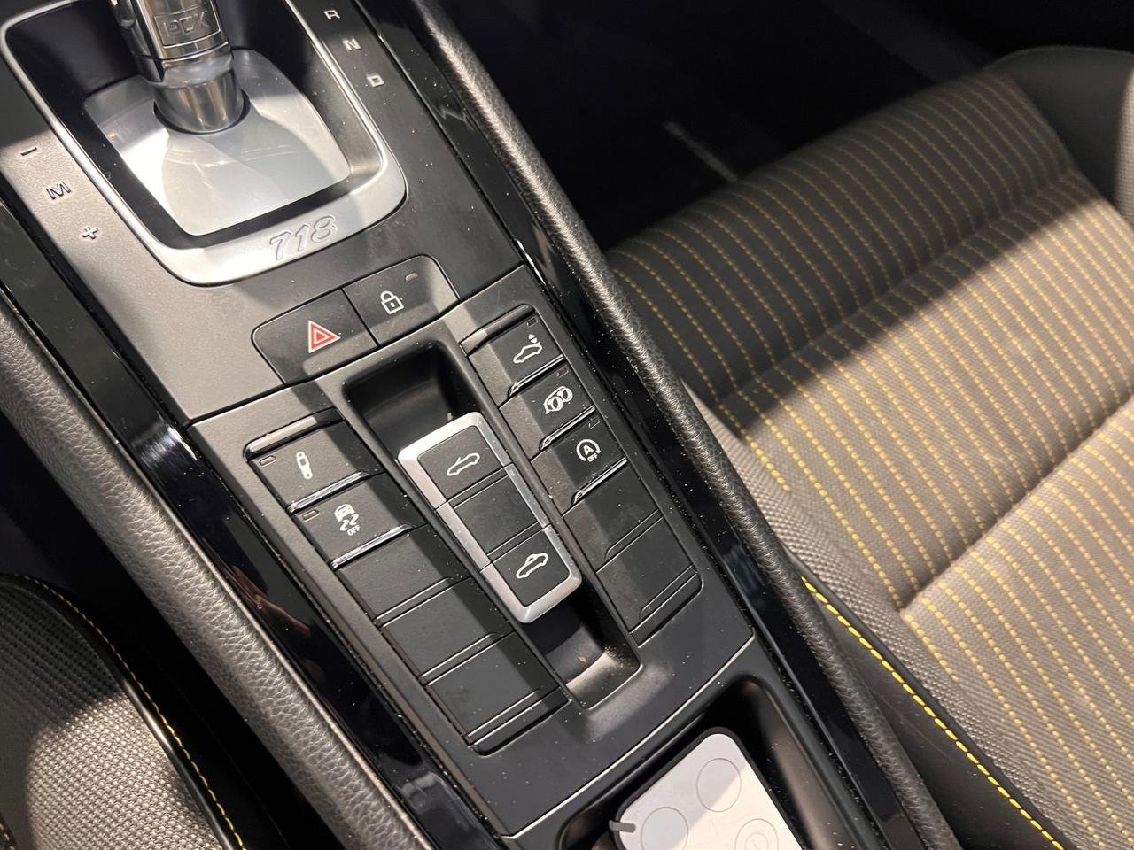 Porsche 718 Spyder Boxster 2.0 T - IVA ESPOSTA BOOK SERVICE
