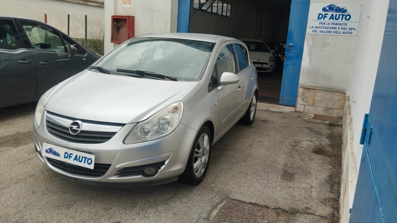 Opel Corsa 1.2 5 porte Cosmo