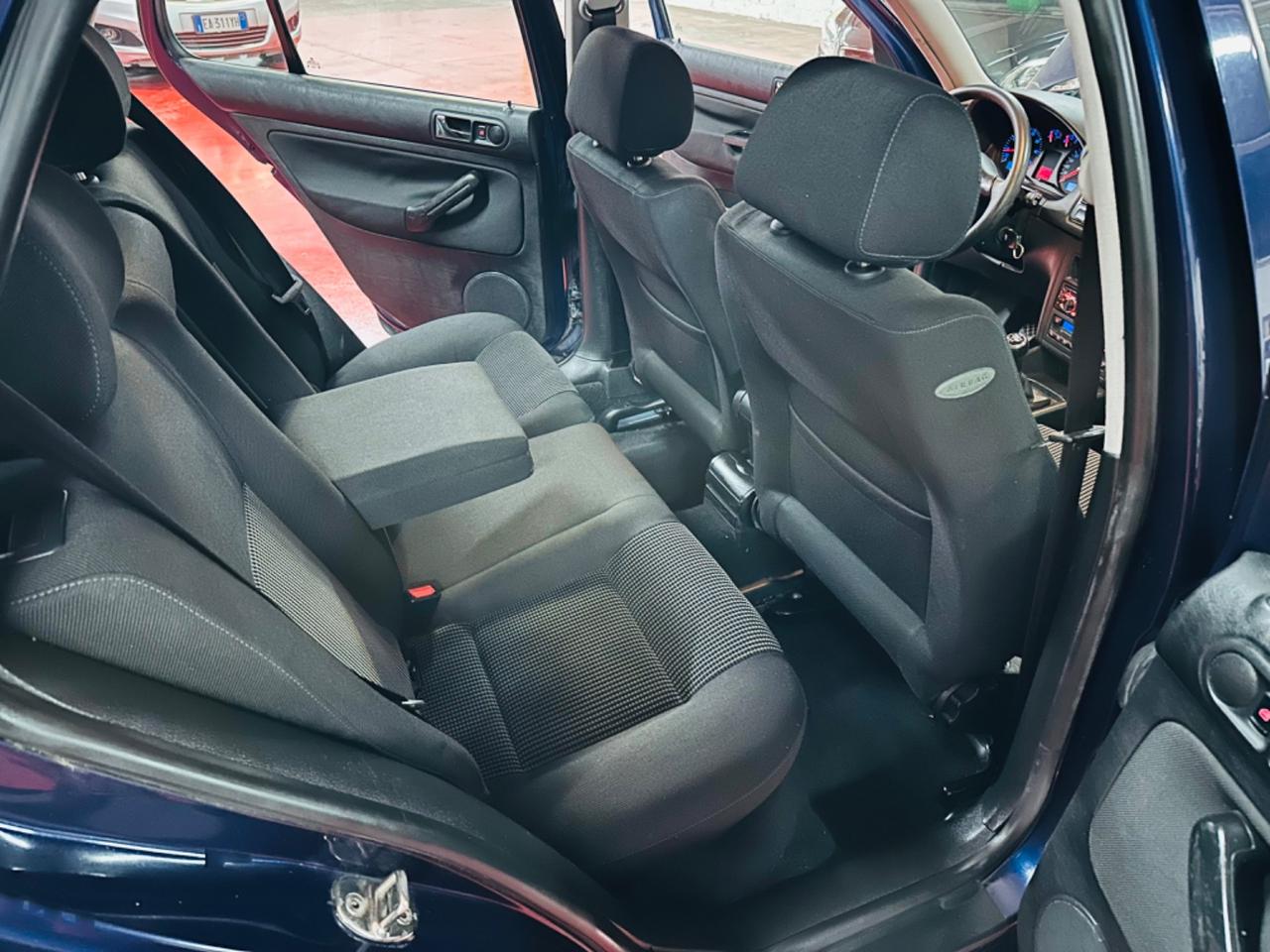 Volkswagen Golf 1.6 cat 5 porte Highline