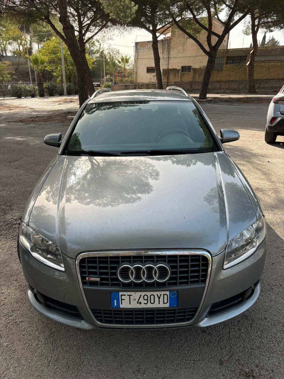 stupenda Audi A4 SLINE 2.0 16V TDI GANCIO TRAINO