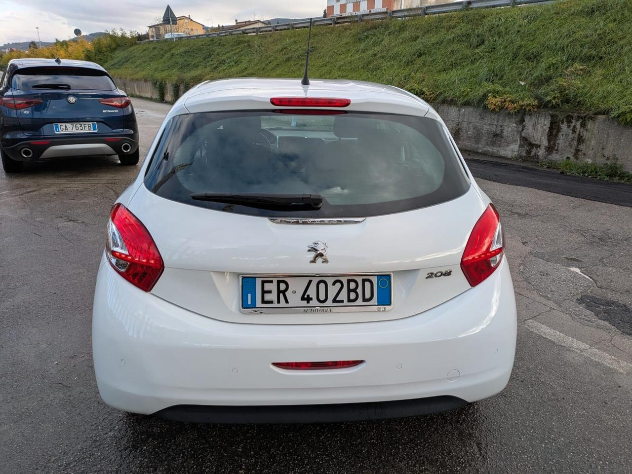 Peugeot 208 1.4 HDi 68 CV 5 porte Allure