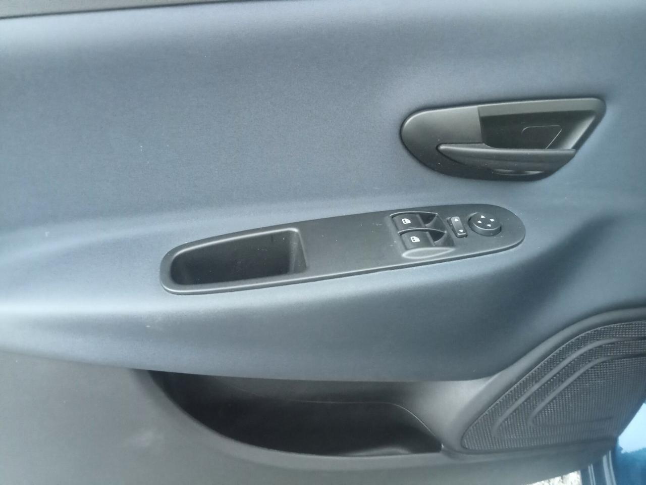 Lancia Ypsilon 1.0 FireFly 5 porte S&S Hybrid Platino