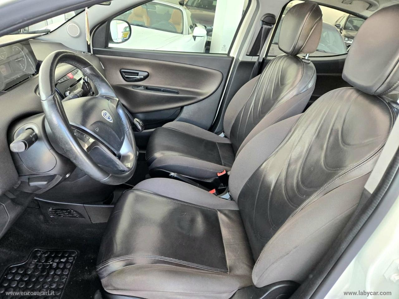LANCIA Ypsilon 1.3 MJT 95 CV 5p. S&S Platinum TETTO APRIBILE