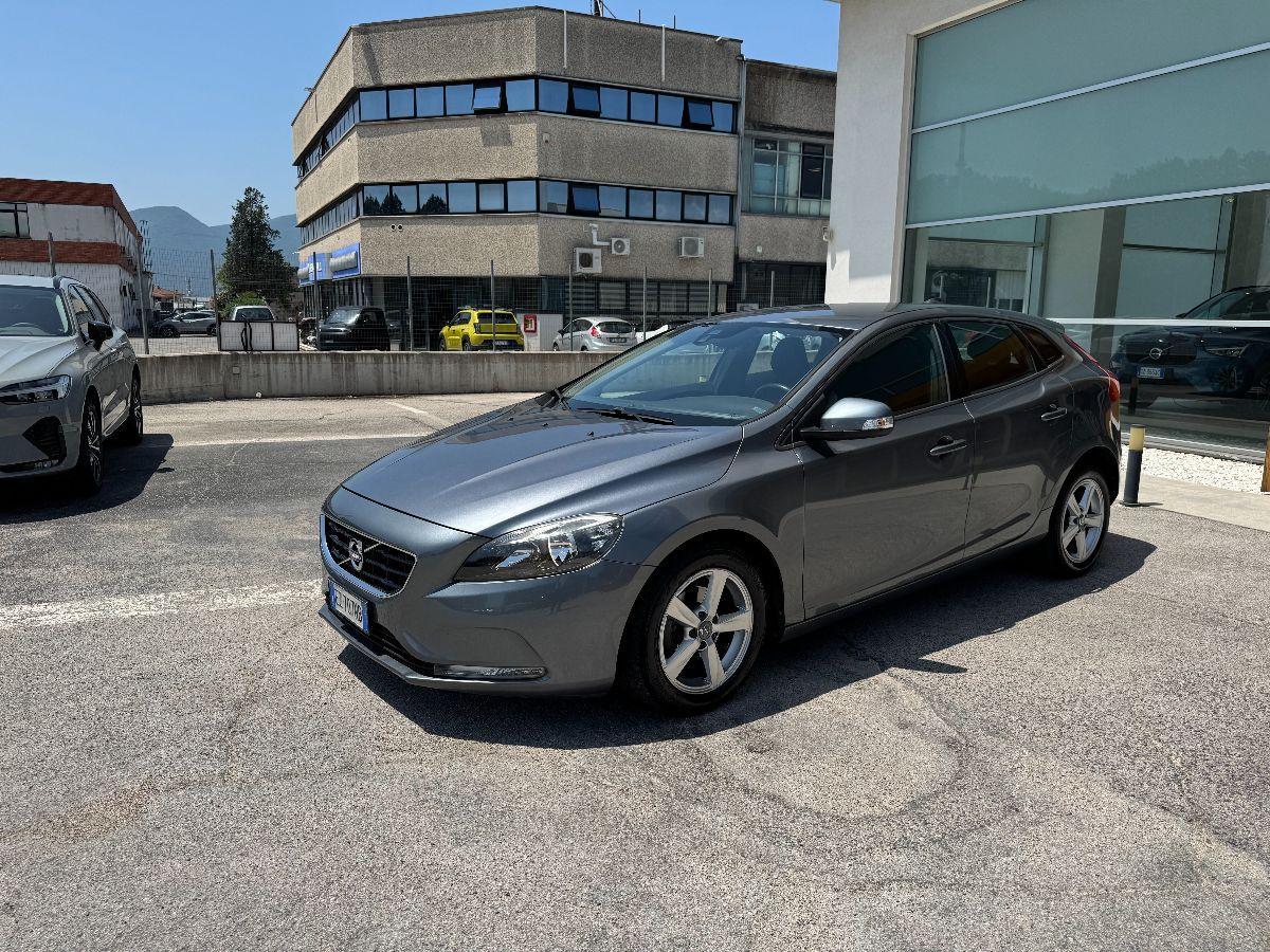 VOLVO - V40 - D2 Summum