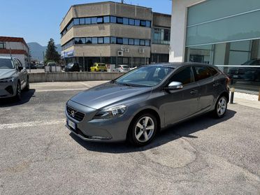 VOLVO - V40 - D2 Summum