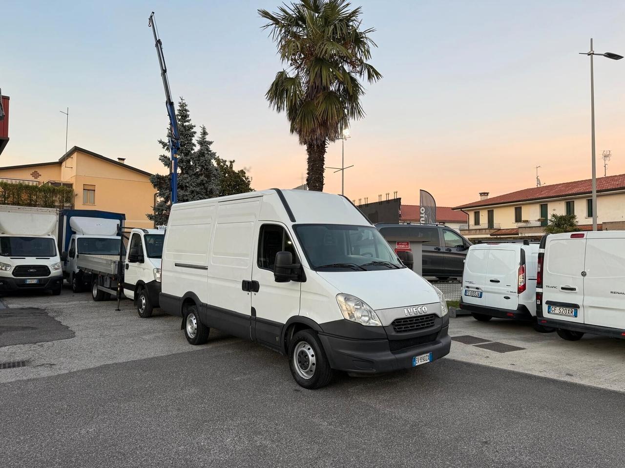 IVECO Daily 35S12 2.3 TDI 125 CV EURO 5 PASSO MEDIO