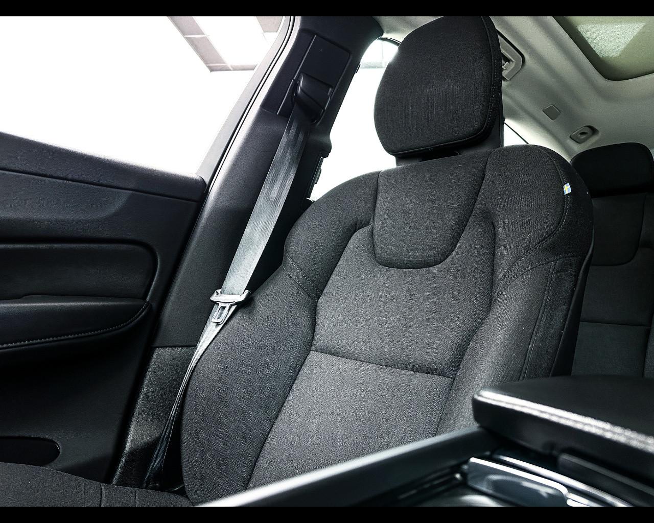 VOLVO XC60 (2017-->) - XC60 T6 Recharge Plug-in Hybrid AWD Inscription Expression