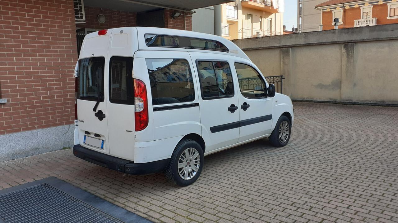 Fiat Doblo trasporto disabili pedana sollevatore