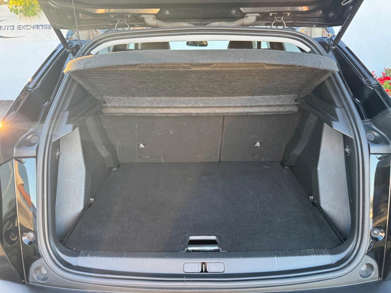 Peugeot 2008 BlueHDi 130 S&S EAT8 Allure S
