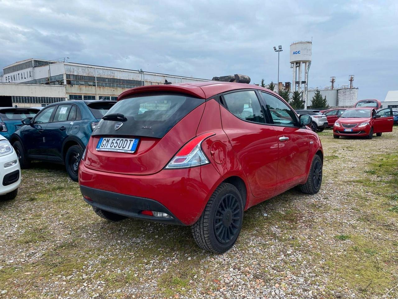 Lancia Ypsilon 1.0 FireFly 5 porte S&S Hybrid Silver
