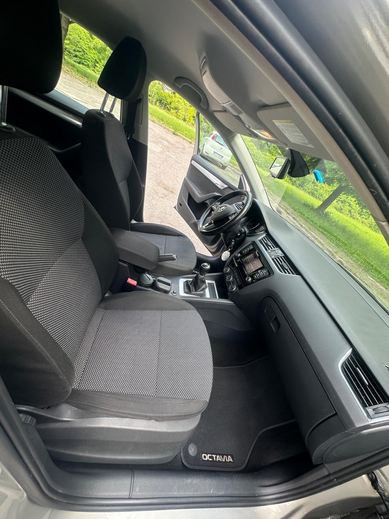 Skoda Octavia 1.6 TDI CR 105 CV Elegance