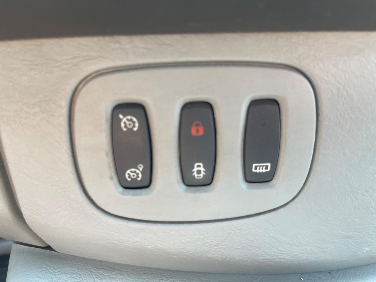 Renault Trafic 2.0 diesel, anno 2014, 220.000 km! Unico proprietario