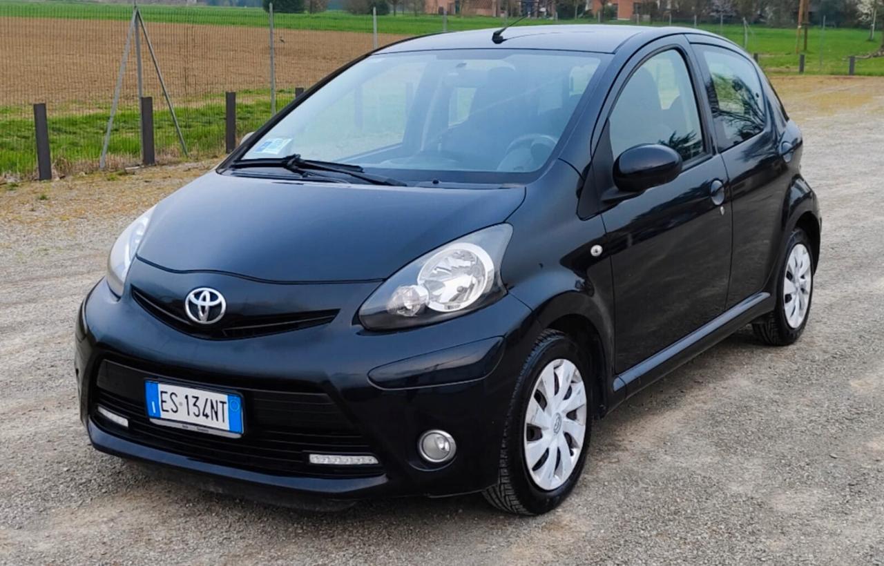 Toyota Aygo 1.0 VVT-i 69 CV 5 porte x-cool