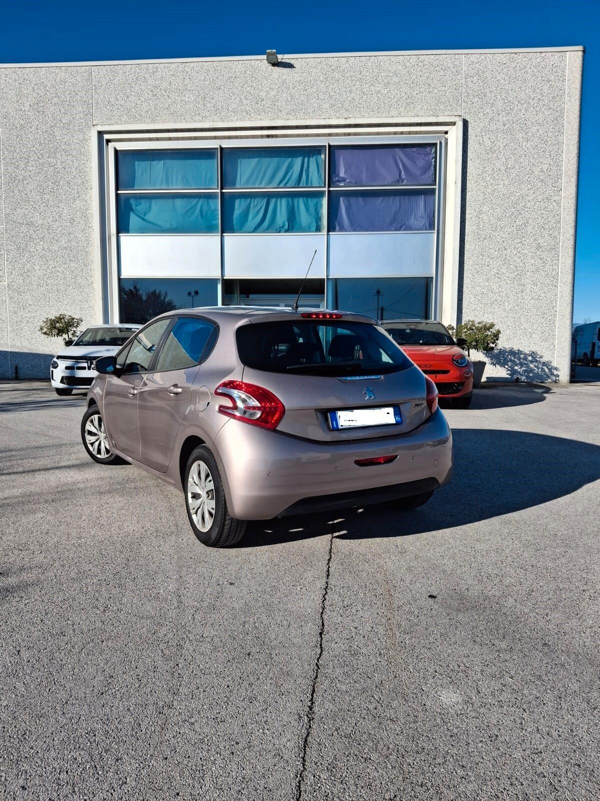 Peugeot 208 1.4 HDi 68 CV 5 porte Access