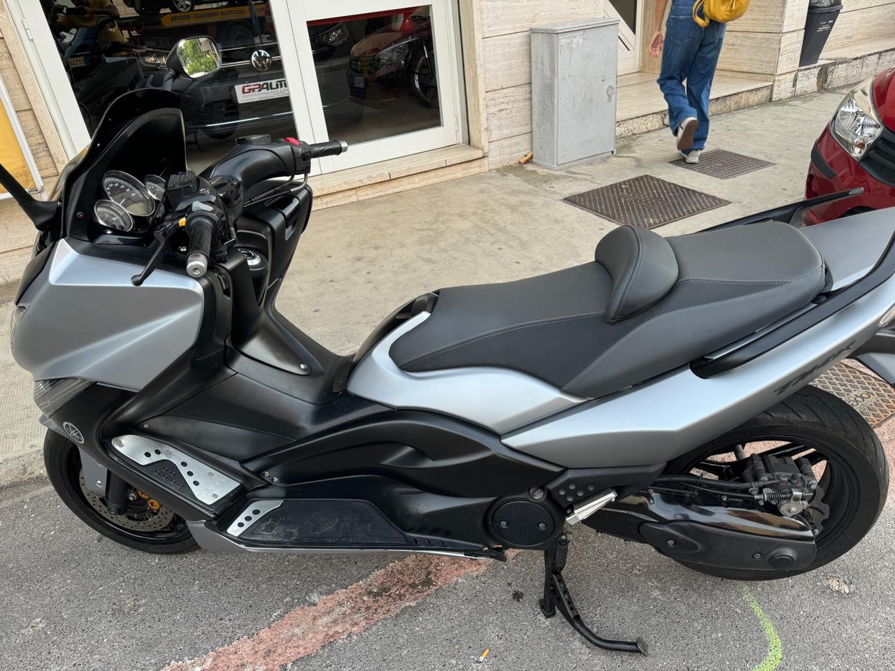 YAMAHA T-MAX 500