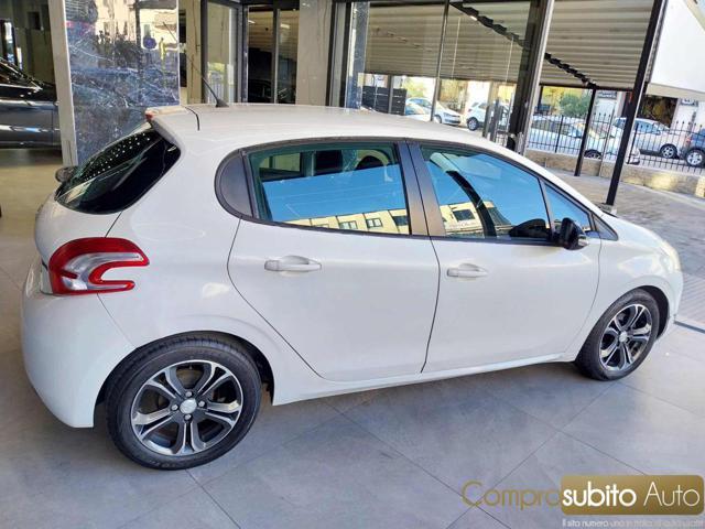 PEUGEOT 208 1.4 8V HDi 68CV 5p. Allure