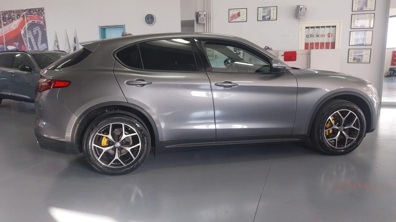 Alfa Romeo Stelvio 2.2 Turbodiesel 210 CV AT8 Q4 Executive