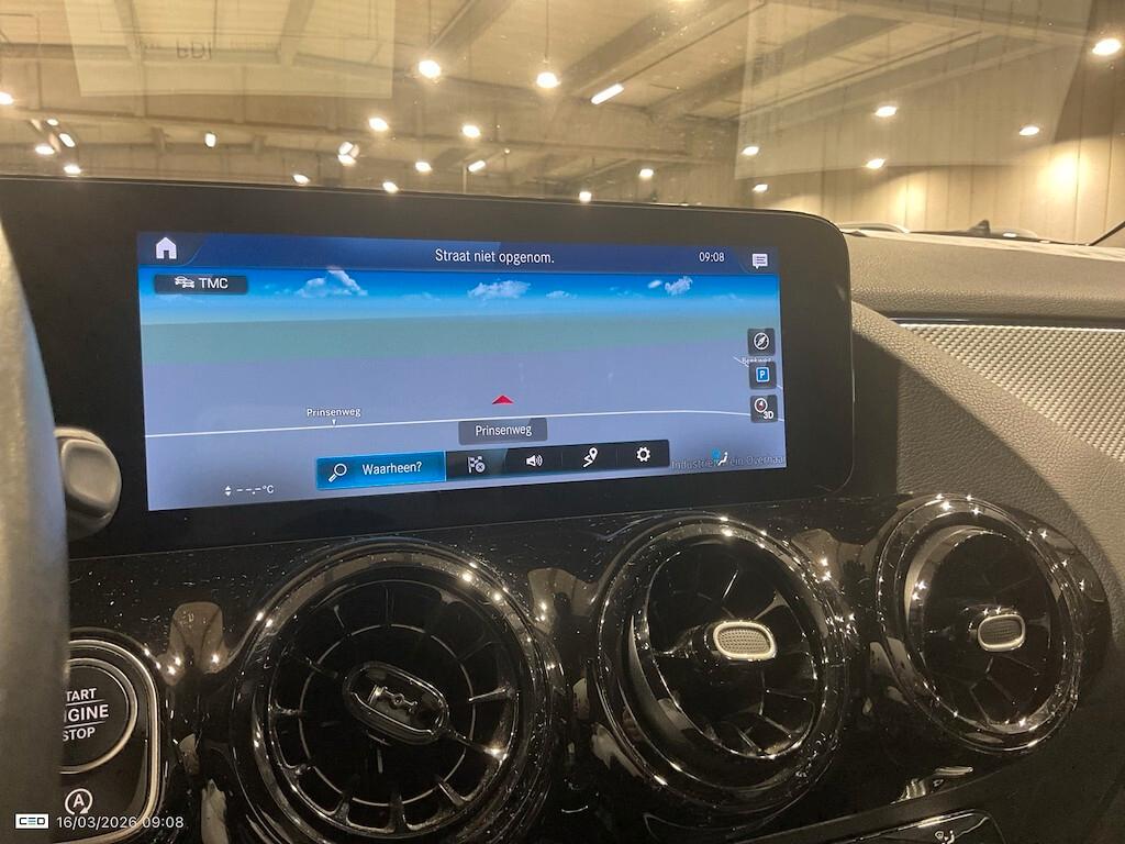 MERCEDES-BENZ GLA 200D 150CV AUTOMATIC BUSINESS SOLUTION ( NAVI PREMIUM - PELLE - CRUISE - PARK ASSIST )