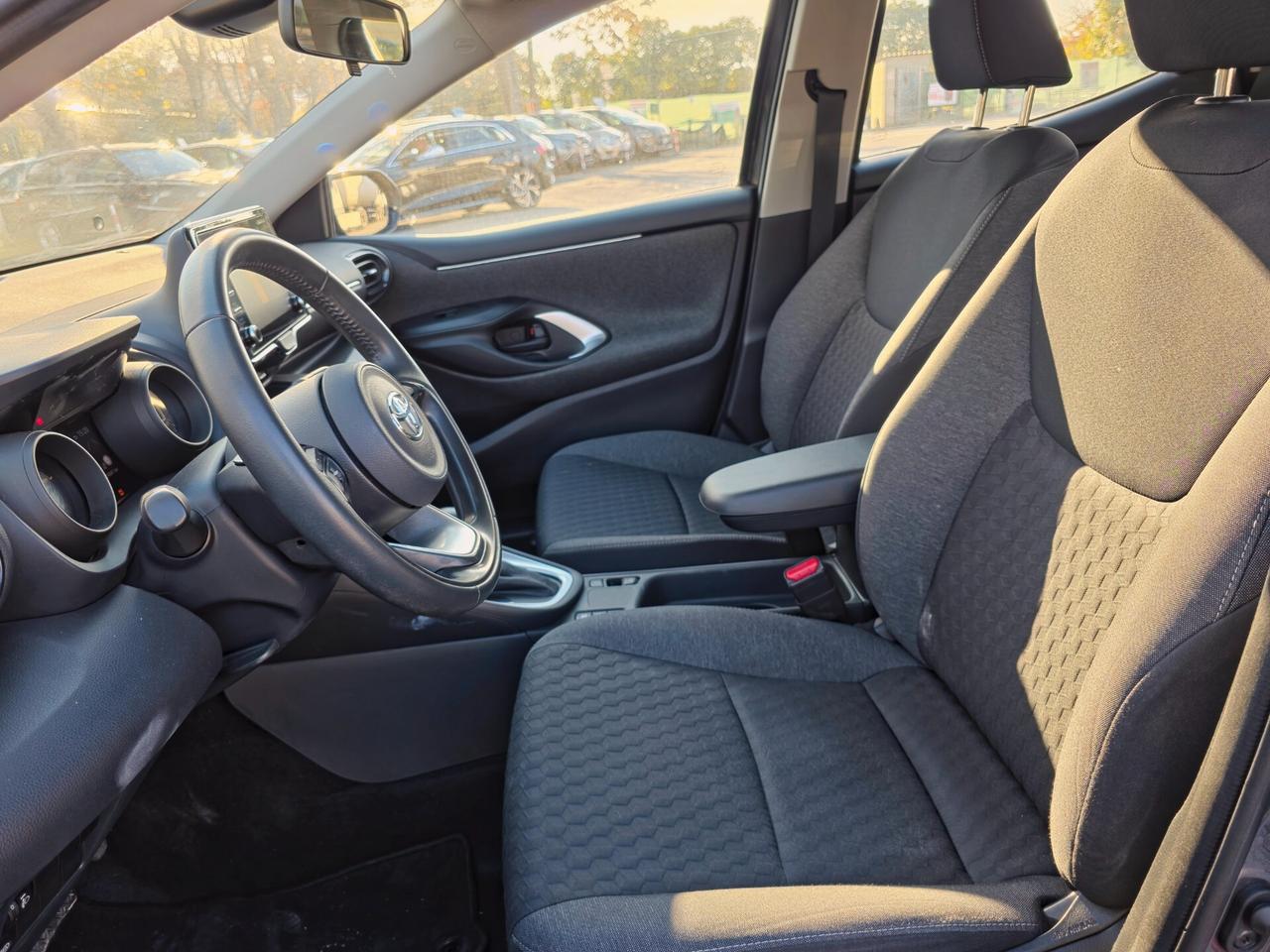 Toyota Yaris 1.5 Hybrid 5 porte Business 2021-E6 Automatico NEO