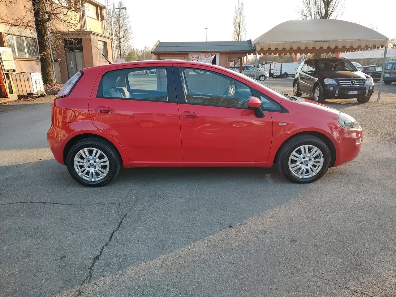 Fiat Punto 1.2 8V 5 porte Easy, EURO 5B, LEGGERMENTE GRANDINATA, OK NEOPATENTATI, GARANZIA L.12 MESI