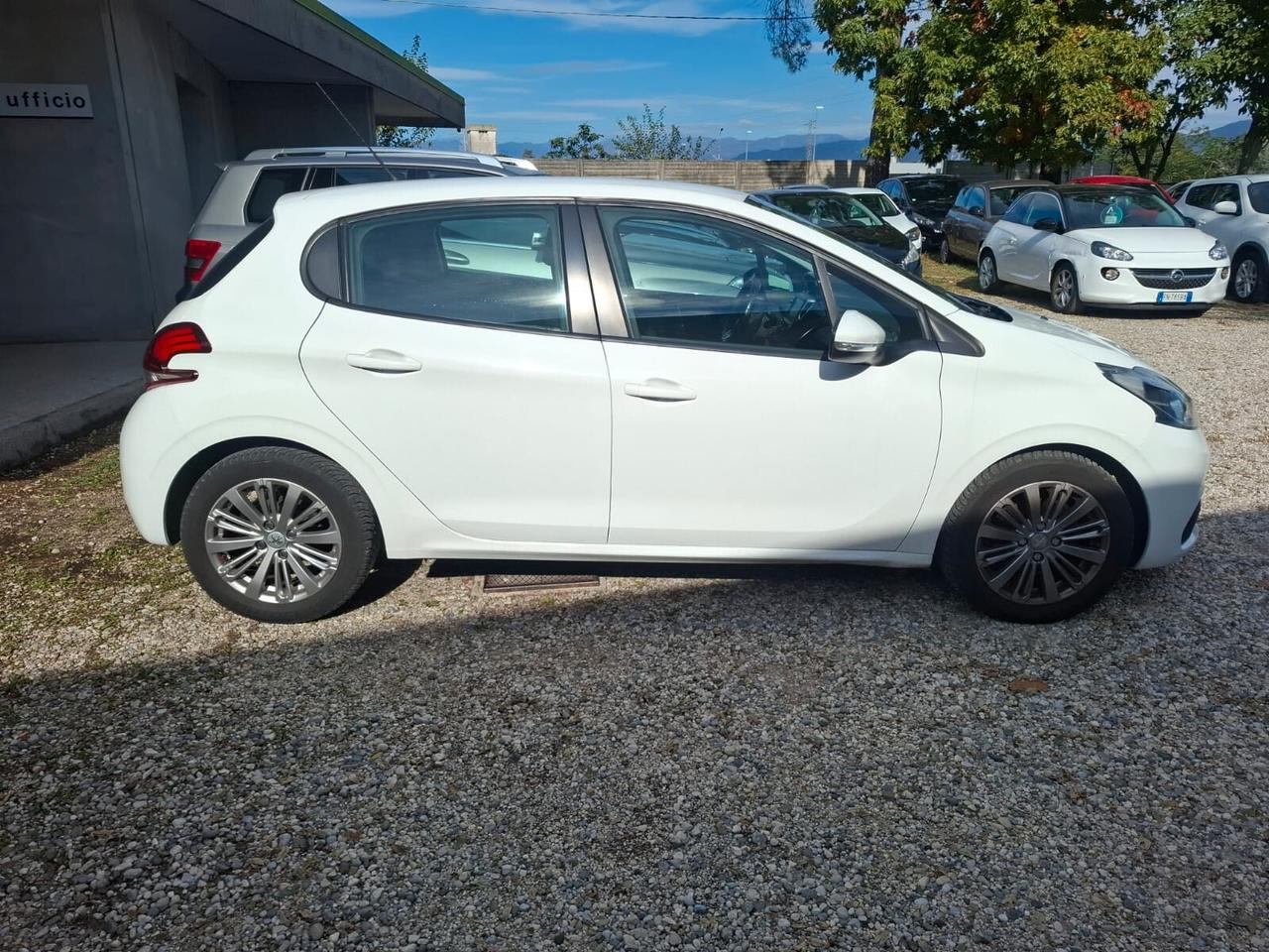 Peugeot 208 BlueHDi 75 5 porte Allure