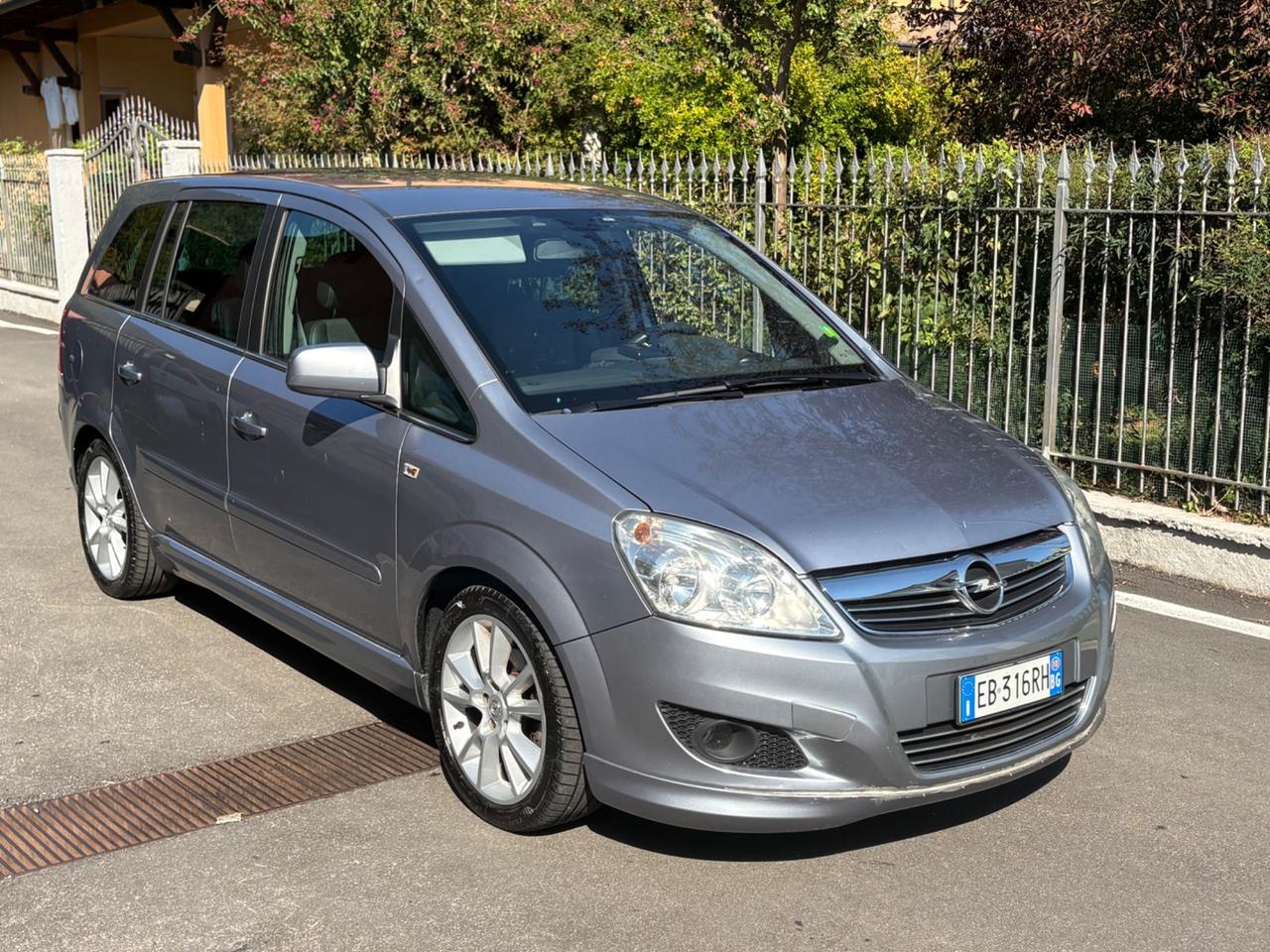 Opel Zafira 1.8 16V GPL-TECH Cosmo 7 POSTI