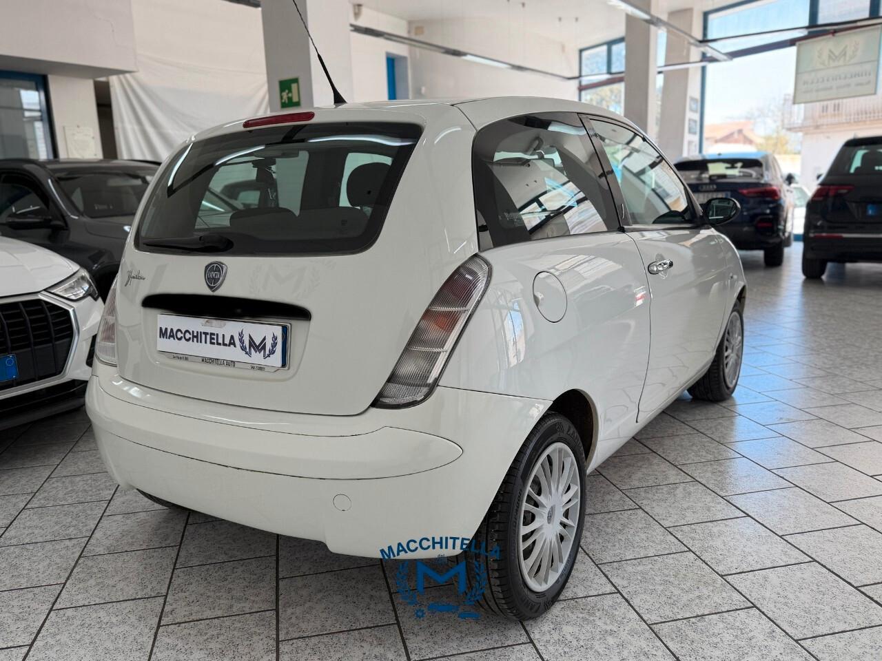 Lancia Ypsilon PLATINO