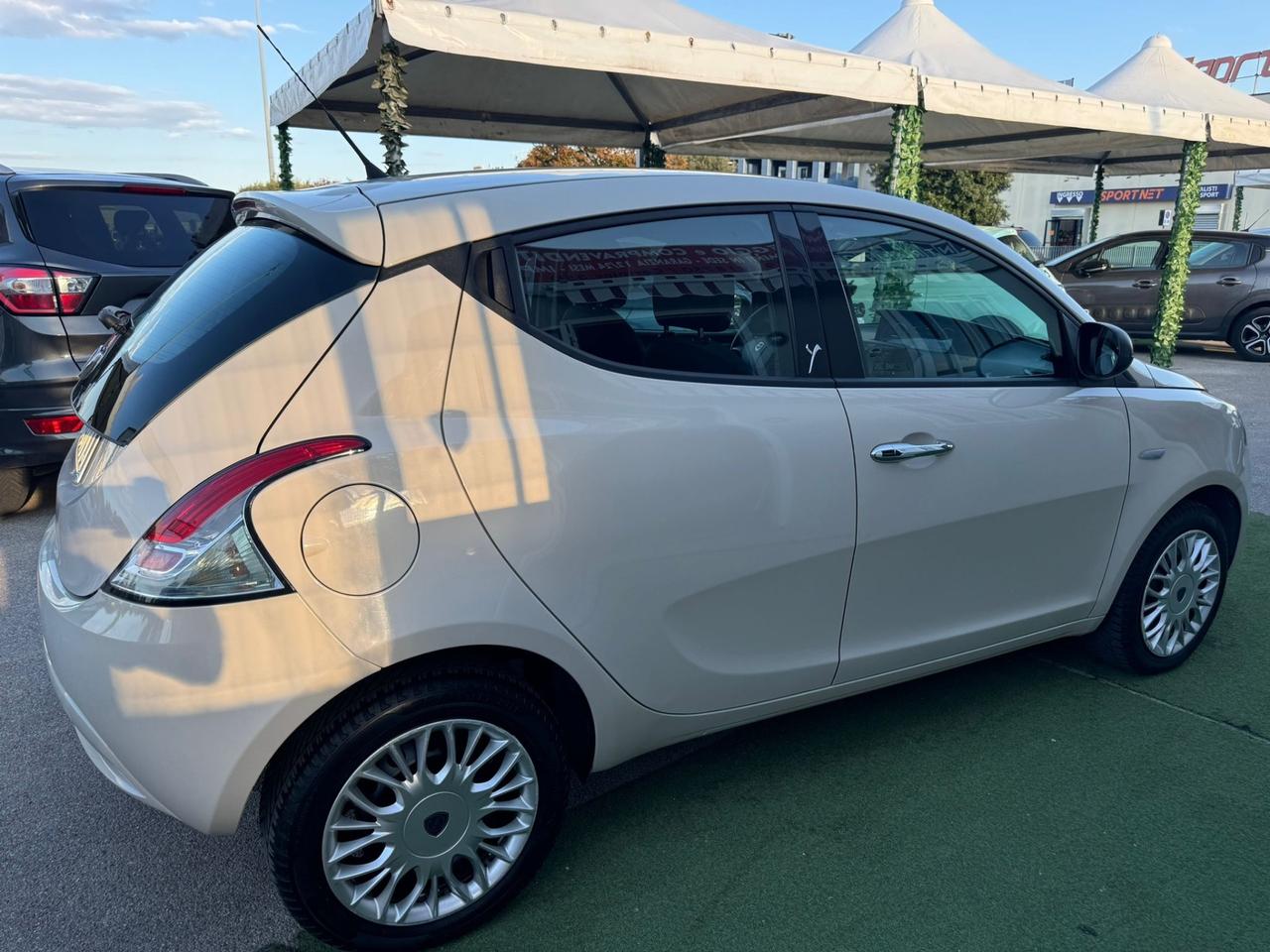 Lancia Ypsilon 1.3 MJT 95 CV S&S Platinum Garanzia