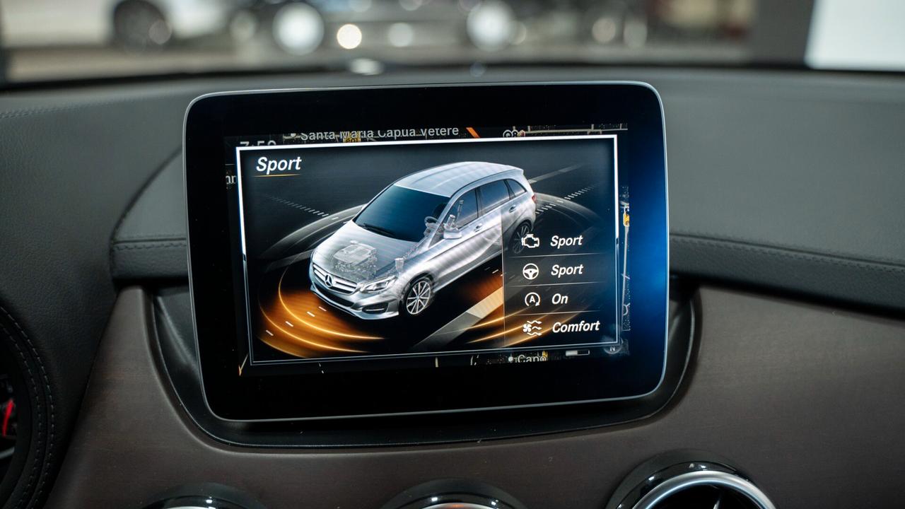 Mercedes-benz B 200 D PREMIUM PLUS AMG TETTO PACK LUCI PELLE XENO NAVI