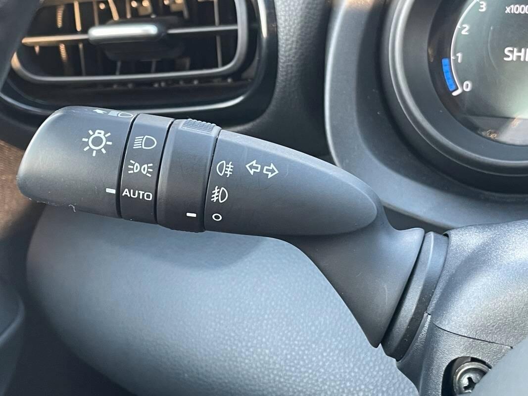 Toyota Yaris 1.0 Trend CON TELECAMERA E CARPLAY