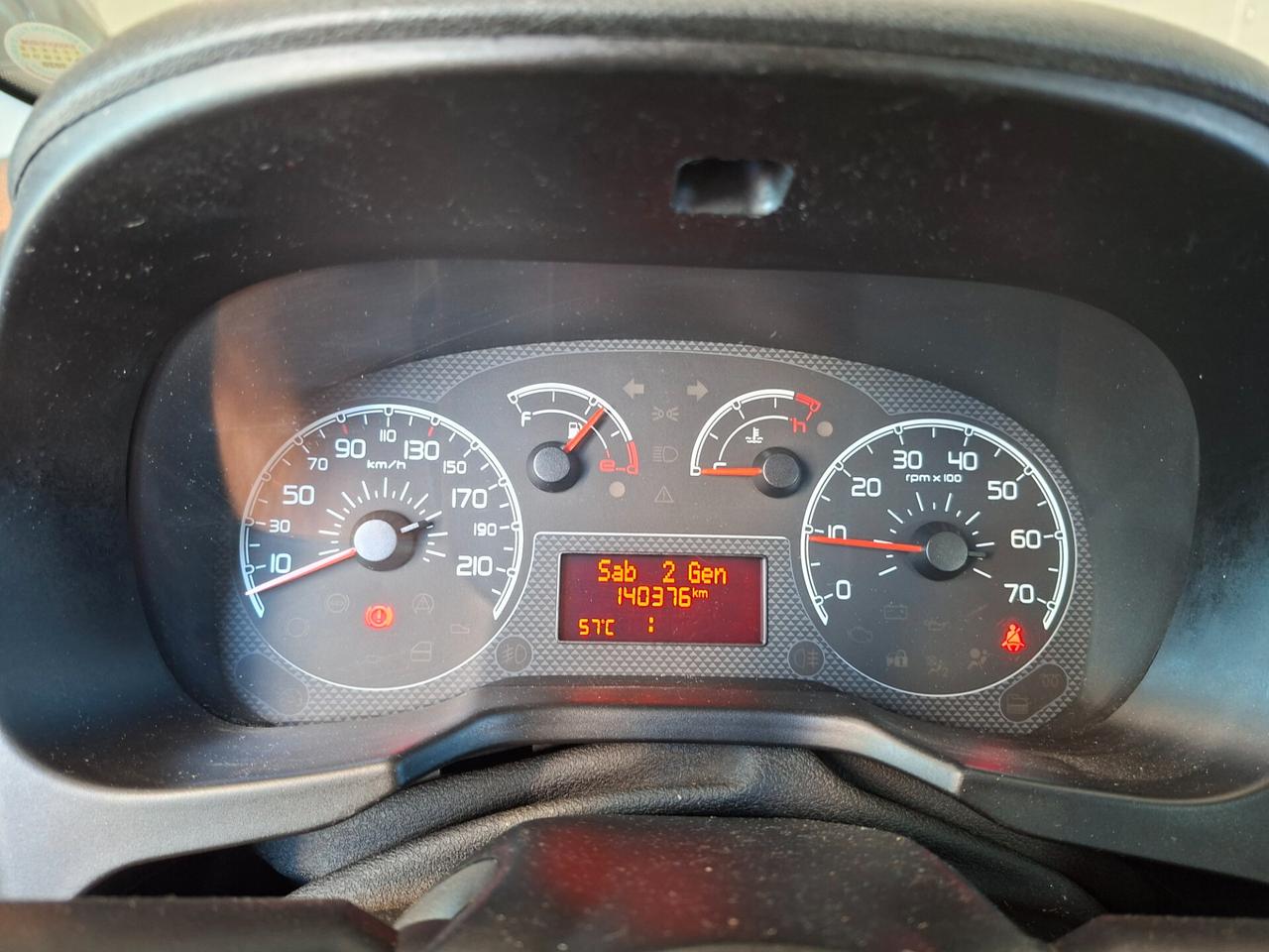 Fiat Qubo 1.3 MJT 75 CV - adatta Neopatentati