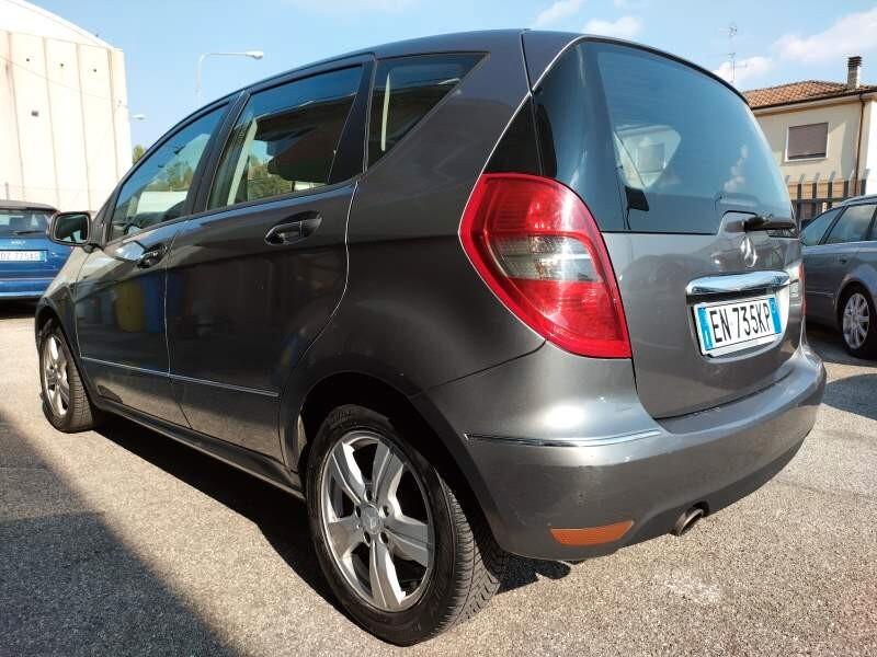 MERCEDES A 160 BlueEFFICIENCY Avantgarde