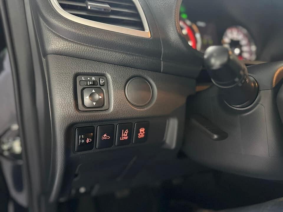 Mitsubishi L200 2.3 D Club Cab 4x4 Super Select Intense